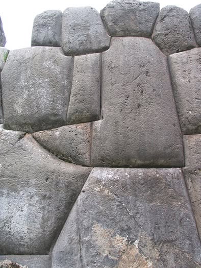 Có thể là hình ảnh về Saqsaywaman