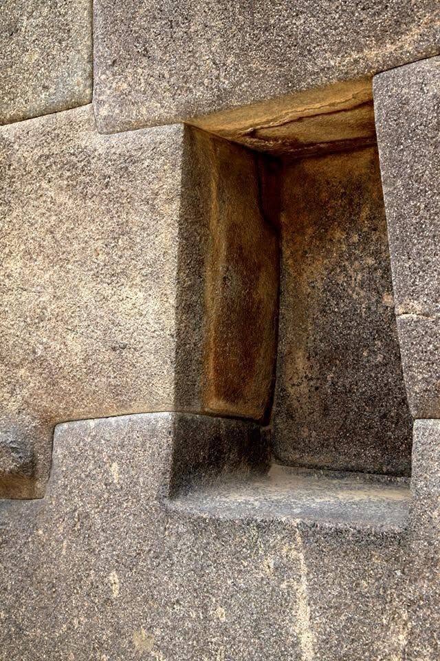 Có thể là hình ảnh về Saqsaywaman