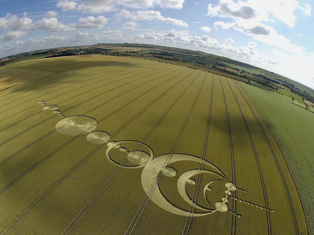 Chùm ảnh: Crop circle - bí ẩn không lời giải của thế giới ...