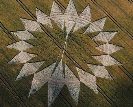 1,000 Crop Circle Stock Pictures, Editorial Images and Stock ...
