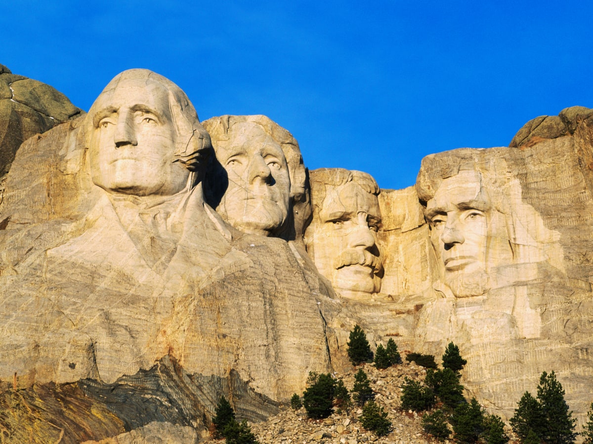 Lịch sử tăm tối đằng sau công trình biểu tượng của nước Mỹ: Núi Rushmore